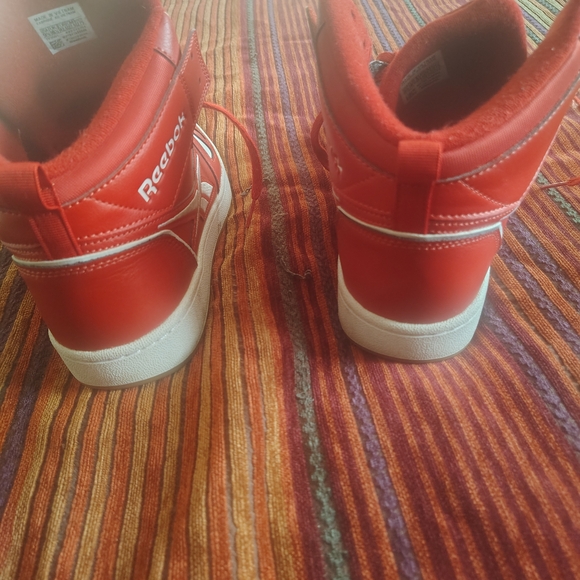 Reebok Red and White High-Top Sneakers - Picture 4 of 5